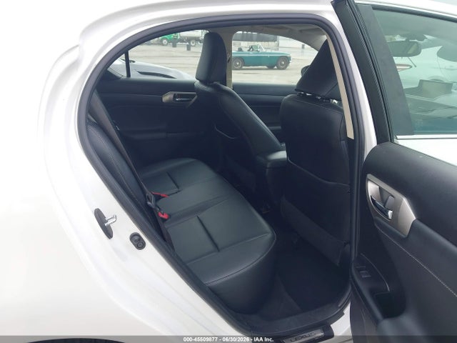 Lexus CT 200H 2016 JTHKD5BH3G2270785 Image 8