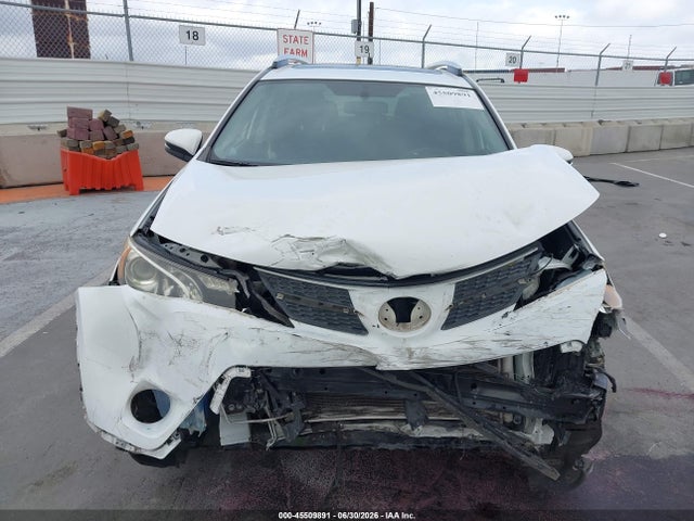 Toyota Rav4 Xle 2015 JTMWFREV3FD076394 Image 13
