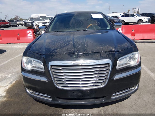 Chrysler 300C 2014 2C3CCAET2EH217005 Image 12