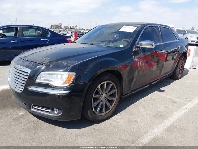 Chrysler 300C 2014 2C3CCAET2EH217005 Image 2