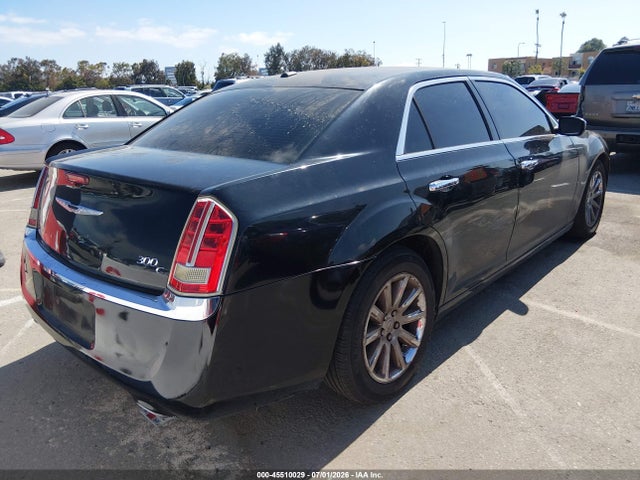 Chrysler 300C 2014 2C3CCAET2EH217005 Image 4