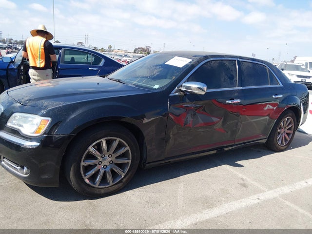 Chrysler 300C 2014 2C3CCAET2EH217005 Image 6