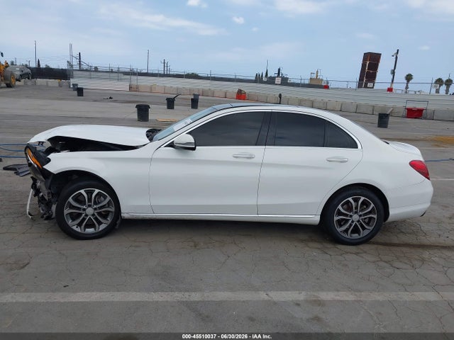 55SWF4JB6GU158224 Mercedes-Benz C 300