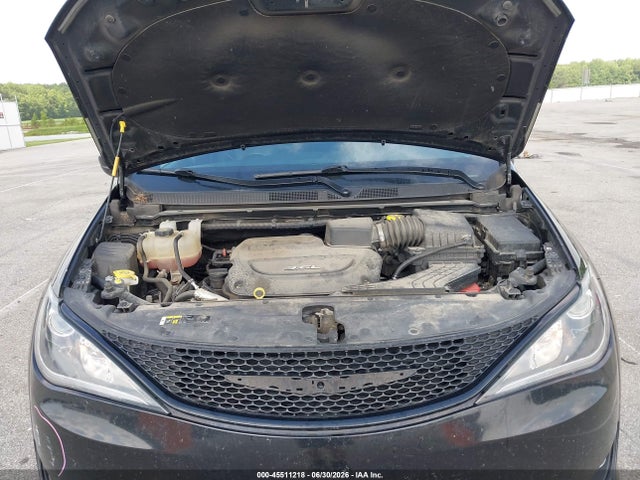 Продаж на аукціоні авто 2018 Chrysler Pacifica Touring L, vin: 2C4RC1BGXJR214354, номер лоту: 45511218