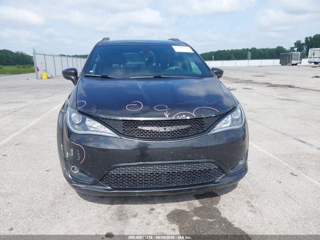 Продаж на аукціоні авто 2018 Chrysler Pacifica Touring L, vin: 2C4RC1BGXJR214354, номер лоту: 45511218