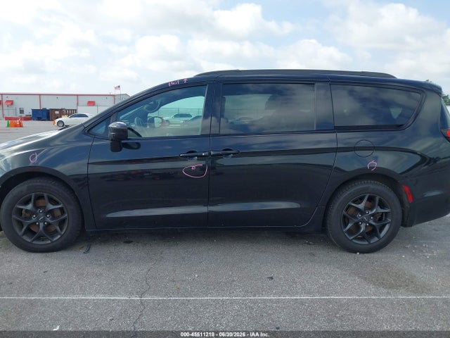 Продаж на аукціоні авто 2018 Chrysler Pacifica Touring L, vin: 2C4RC1BGXJR214354, номер лоту: 45511218
