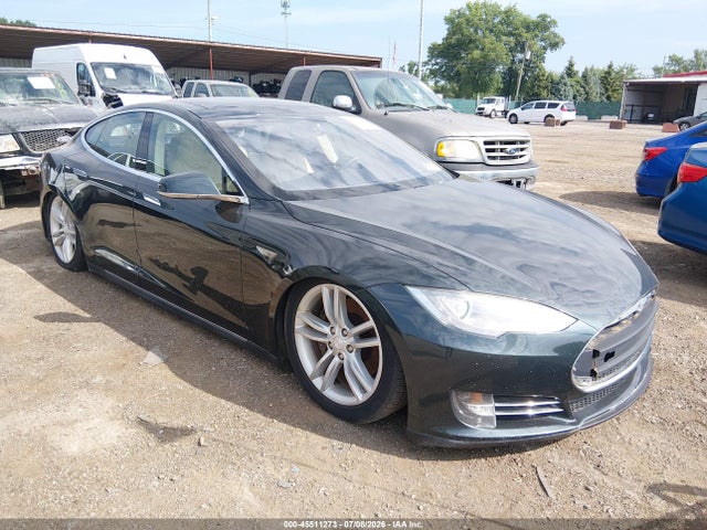 45511273 :رقم المزاد ، 5YJSA1CN2DFP05490 vin ، 2013 Tesla Model S مزاد بيع