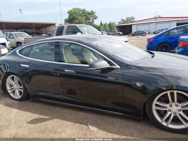 45511273 :رقم المزاد ، 5YJSA1CN2DFP05490 vin ، 2013 Tesla Model S مزاد بيع