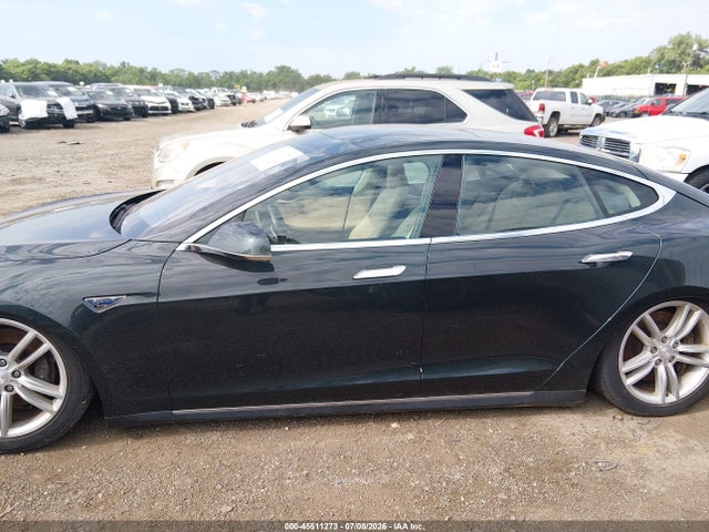45511273 :رقم المزاد ، 5YJSA1CN2DFP05490 vin ، 2013 Tesla Model S مزاد بيع