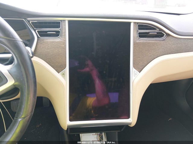 45511273 :رقم المزاد ، 5YJSA1CN2DFP05490 vin ، 2013 Tesla Model S مزاد بيع