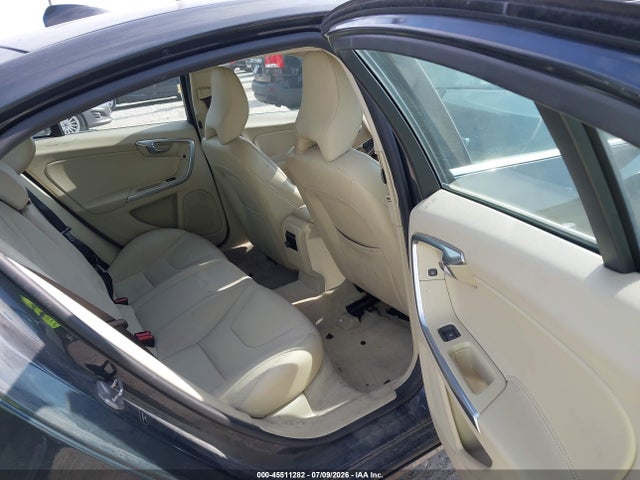 Продажа на аукционе авто 2015 Volvo S60 T5 Premier, vin: YV140MFK3F2337643, номер лота: 45511282