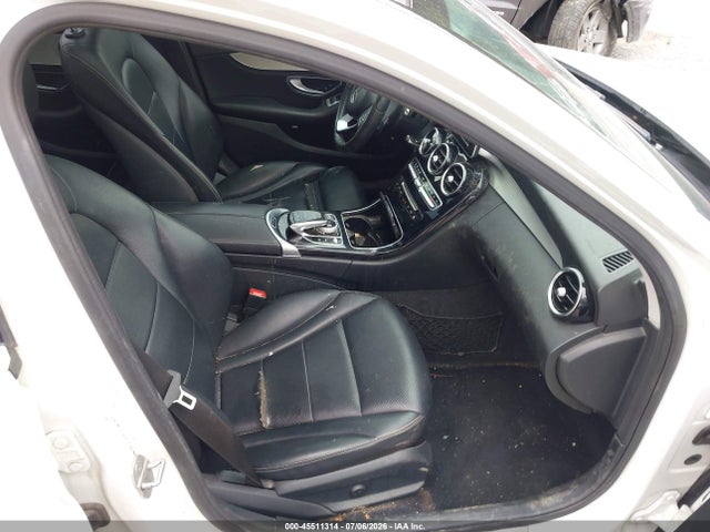 2015 Mercedes-benz C 300 4matic მანქანა იყიდება აუქციონზე, vin: 55SWF4KB0FU032678, აუქციონის ნომერი: 45511314