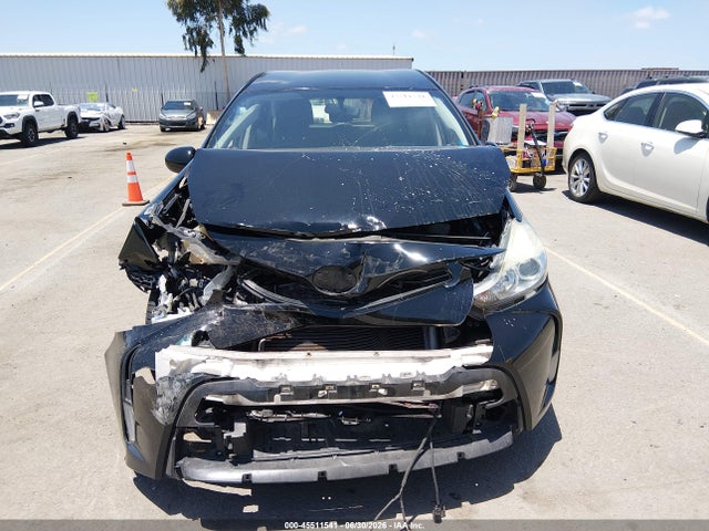 Toyota Prius V Three 2015 JTDZN3EU3FJ021238 Image 11