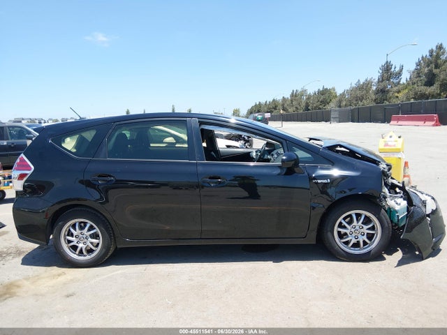 Toyota Prius V Three 2015 JTDZN3EU3FJ021238 Image 12