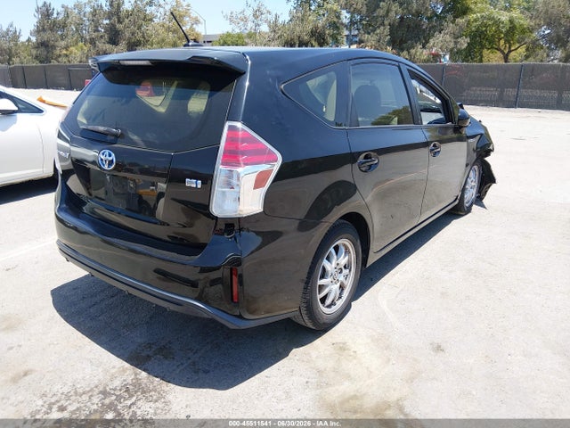 Toyota Prius V Three 2015 JTDZN3EU3FJ021238 Image 4
