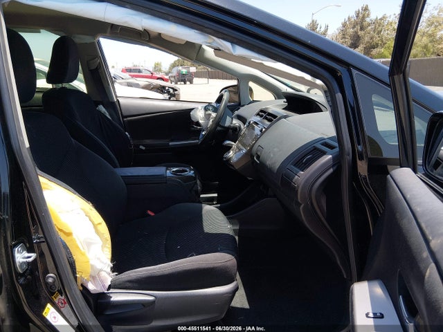Toyota Prius V Three 2015 JTDZN3EU3FJ021238 Image 5