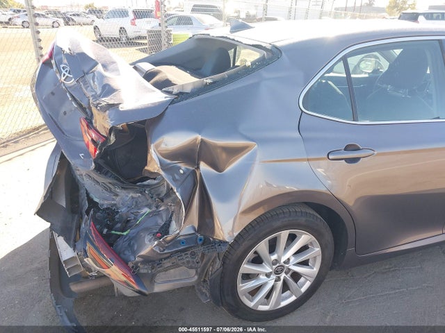 2023 Toyota Camry Le მანქანა იყიდება აუქციონზე, vin: 4T1C11AK2PU131106, აუქციონის ნომერი: 45511597