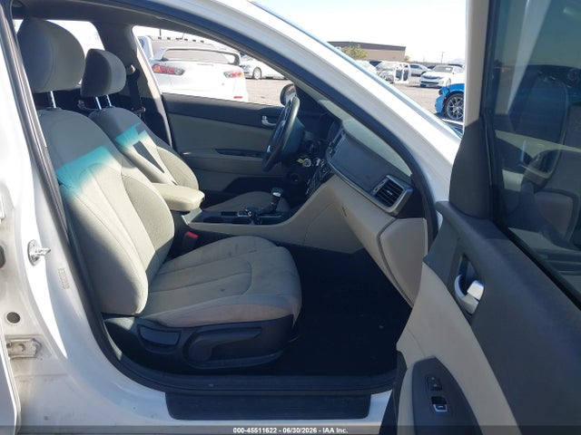 KIA Optima Lx 2016 KNAGT4L30G5077254 Image 5