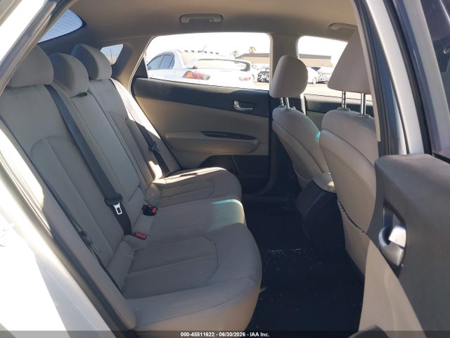 KIA Optima Lx 2016 KNAGT4L30G5077254 Image 8