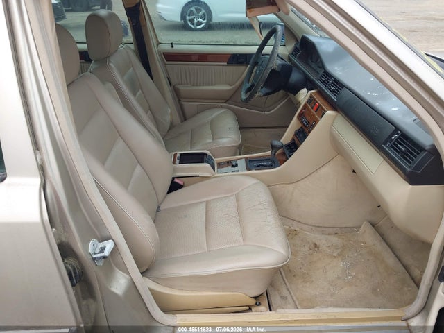 Продаж на аукціоні авто 1995 Mercedes-benz E 320 Base/320 Special, vin: WDBEA32E2SC258288, номер лоту: 45511623