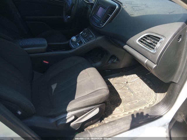Продажа на аукционе авто 2015 Chrysler 200 Limited, vin: 1C3CCCAB4FN693516, номер лота: 45511714