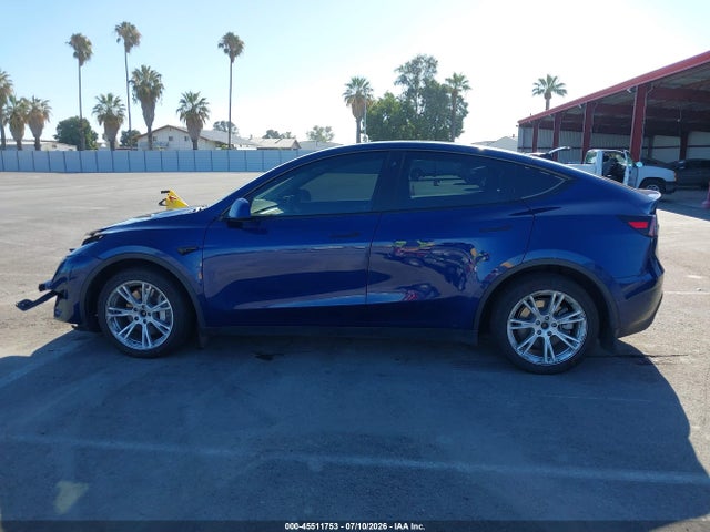 Продаж на аукціоні авто 2022 Tesla Model Y Long Range Dual Motor All-wheel Drive, vin: 7SAYGDEEXNF485236, номер лоту: 45511753