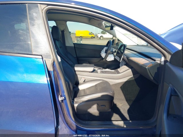 Продаж на аукціоні авто 2022 Tesla Model Y Long Range Dual Motor All-wheel Drive, vin: 7SAYGDEEXNF485236, номер лоту: 45511753