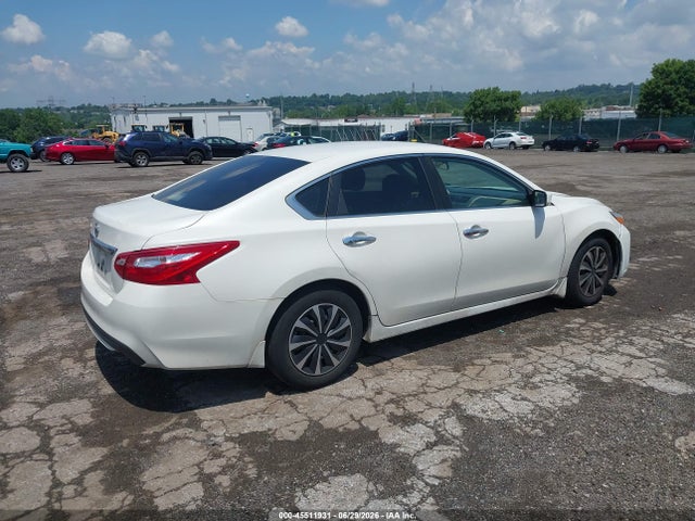 Nissan Altima 2.5 S 2017 1N4AL3AP8HC129452 Image 4