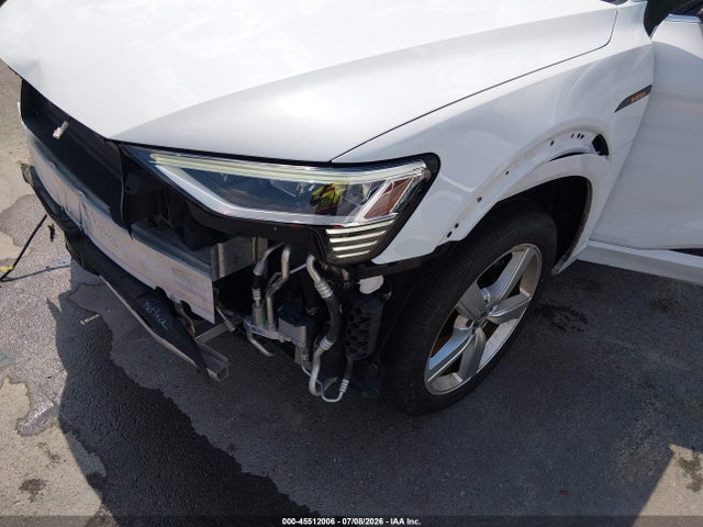 Продажа на аукционе авто 2019 Audi E-tron Premium Plus, vin: WA1LAAGE2KB011276, номер лота: 45512006