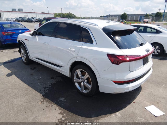 Продажа на аукционе авто 2019 Audi E-tron Premium Plus, vin: WA1LAAGE2KB011276, номер лота: 45512006