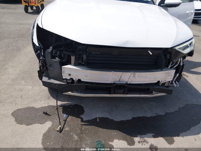 Продажа на аукционе авто 2019 Audi E-tron Premium Plus, vin: WA1LAAGE2KB011276, номер лота: 45512006