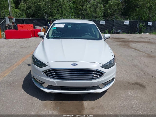 2017 Ford Fusion Hybrid Se მანქანა იყიდება აუქციონზე, vin: 3FA6P0LUXHR314583, აუქციონის ნომერი: 45512384