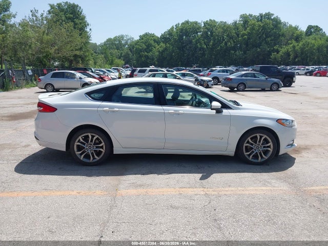 2017 Ford Fusion Hybrid Se მანქანა იყიდება აუქციონზე, vin: 3FA6P0LUXHR314583, აუქციონის ნომერი: 45512384