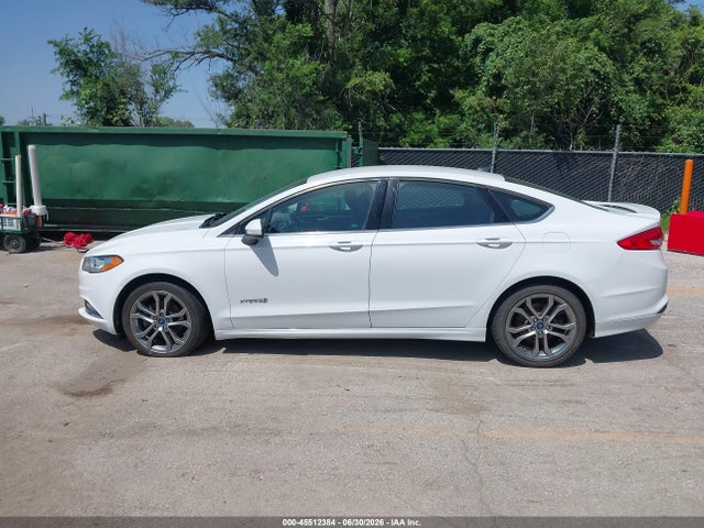 2017 Ford Fusion Hybrid Se მანქანა იყიდება აუქციონზე, vin: 3FA6P0LUXHR314583, აუქციონის ნომერი: 45512384