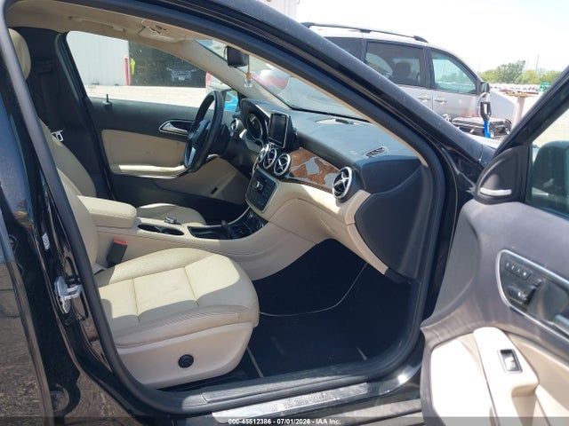 2015 Mercedes-benz Gla 250 4matic მანქანა იყიდება აუქციონზე, vin: WDCTG4GB0FJ128064, აუქციონის ნომერი: 45512386