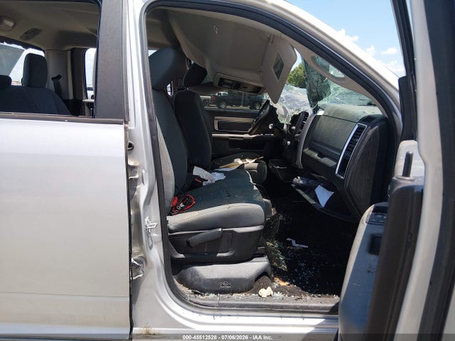 45512528 :رقم المزاد ، 3C6UR5DL4JG402147 vin ، 2018 Ram 2500 Slt  4x4 6'4 Box مزاد بيع