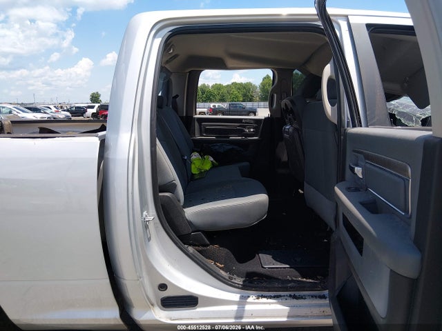45512528 :رقم المزاد ، 3C6UR5DL4JG402147 vin ، 2018 Ram 2500 Slt  4x4 6'4 Box مزاد بيع