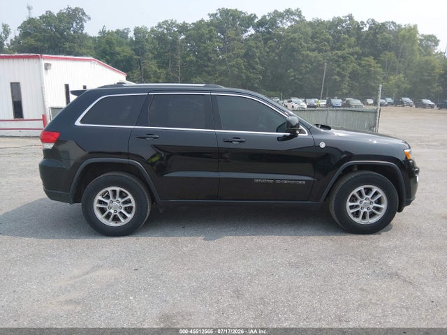 1C4RJFAG6KC836917 Jeep Grand Cherokee Laredo E 4x4