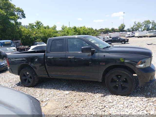 1C6RR7FT3JS176061 RAM 1500 Express 4x4 6&#039;4 Box