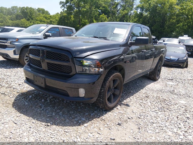 1C6RR7FT3JS176061 RAM 1500 Express 4x4 6&#039;4 Box