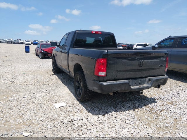 1C6RR7FT3JS176061 RAM 1500 Express 4x4 6&#039;4 Box