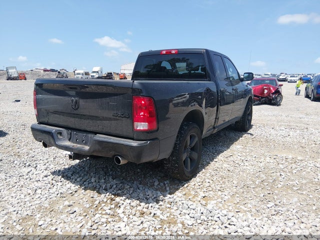 1C6RR7FT3JS176061 RAM 1500 Express 4x4 6&#039;4 Box