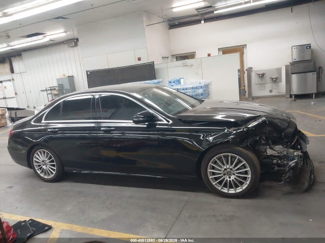 2021 Mercedes-benz E 350 მანქანა იყიდება აუქციონზე, vin: W1KZF8DB9MA994511, აუქციონის ნომერი: 45512592