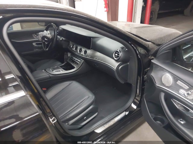 2021 Mercedes-benz E 350 მანქანა იყიდება აუქციონზე, vin: W1KZF8DB9MA994511, აუქციონის ნომერი: 45512592