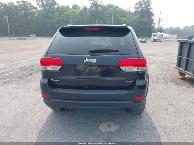 1C4RJFAG2KC754229 Jeep Grand Cherokee Laredo E 4x4
