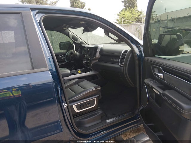 2021 Ram 1500 Laramie  4x4 5'7 Box მანქანა იყიდება აუქციონზე, vin: 1C6SRFJT3MN751636, აუქციონის ნომერი: 45512681
