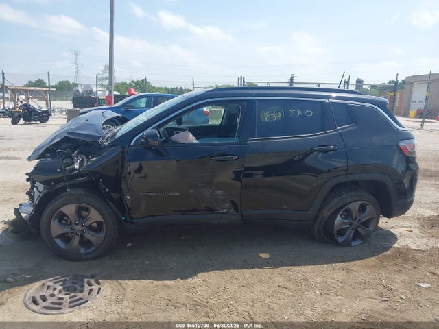 2022 Jeep Compass Latitude Lux 4x4 მანქანა იყიდება აუქციონზე, vin: 3C4NJDFB8NT113482, აუქციონის ნომერი: 45512700