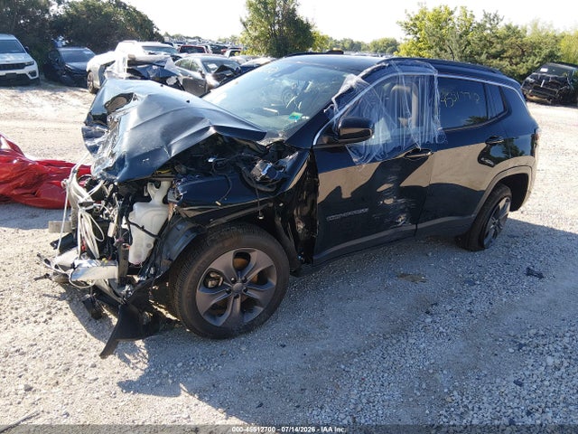 2022 Jeep Compass Latitude Lux 4x4 მანქანა იყიდება აუქციონზე, vin: 3C4NJDFB8NT113482, აუქციონის ნომერი: 45512700