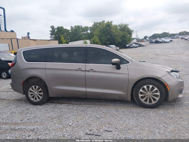 2017 Chrysler Pacifica Touring მანქანა იყიდება აუქციონზე, vin: 2C4RC1DG3HR708918, აუქციონის ნომერი: 45512849