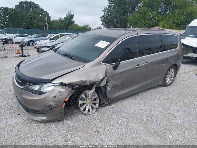 2017 Chrysler Pacifica Touring მანქანა იყიდება აუქციონზე, vin: 2C4RC1DG3HR708918, აუქციონის ნომერი: 45512849